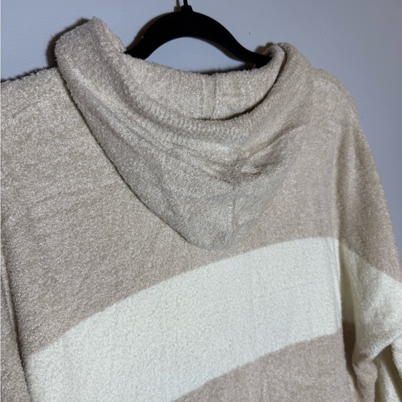 Barefoot Dreams  Tan and Cream Hooded Sweater size L/XL - Picture 9 of 11